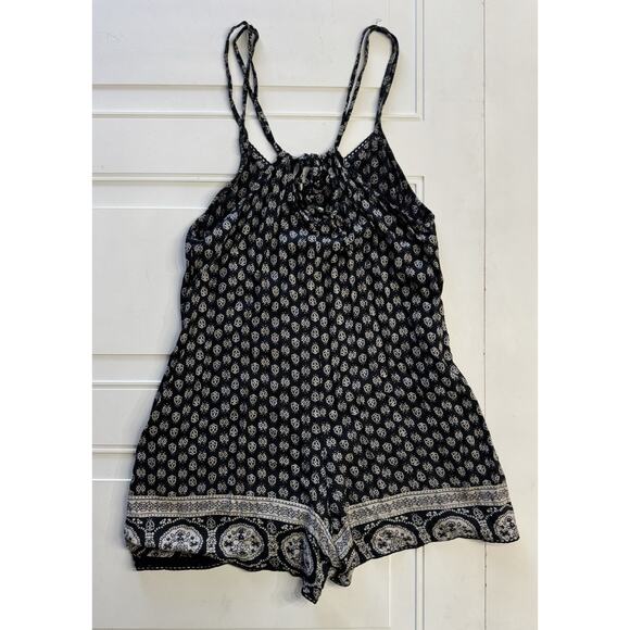 Angie Womens Medium Spaghetti Strap Romper Sleeveless Boho Black White Floral - Picture 6 of 6